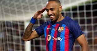 Chelsea sign forward Pierre-Emerick Aubameyang from Barcelona