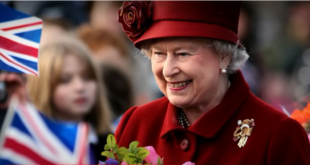 Queen Elizabeth II under medical supervision as doctors "are concerned" for her health