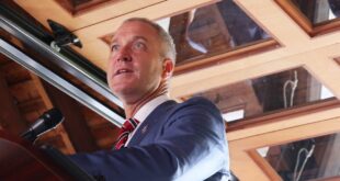 Rep. Schiff, DCCC chairman Maloney fundraise on swanky Paris balcony a month out from election