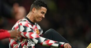 Cristiano Ronaldo Leaves Man United Bench Before Final Whistle